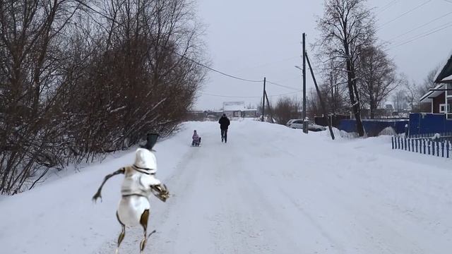 Страшилка для малышей/Ева с папой убегают  от Злого Снеговика/Злой Снеговик