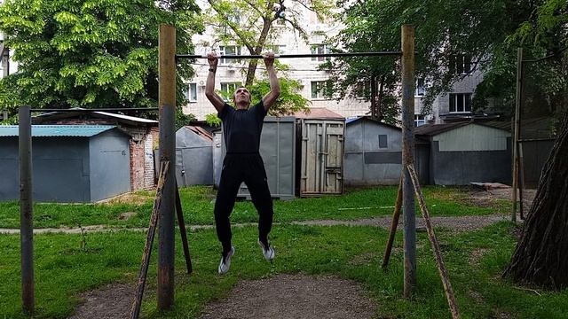 Подтягивания в 45 лет 27 раз за 80 секунд.