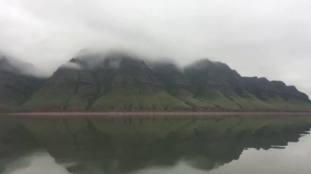 Плывём по Енисею,возле горы Тепсей