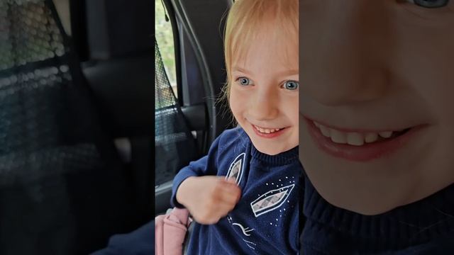 The first loose tooth talk_nearly 6 years old