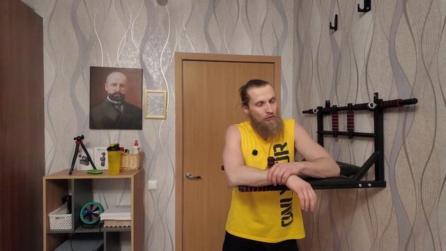 ЖИЛЕТ С УТЯЖЕЛИТЕЛЯМИ в комнате. Тренировка на все тел