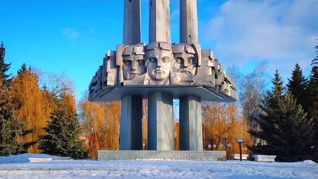 Сквер Героев 16-й воздушной армии. Курск.