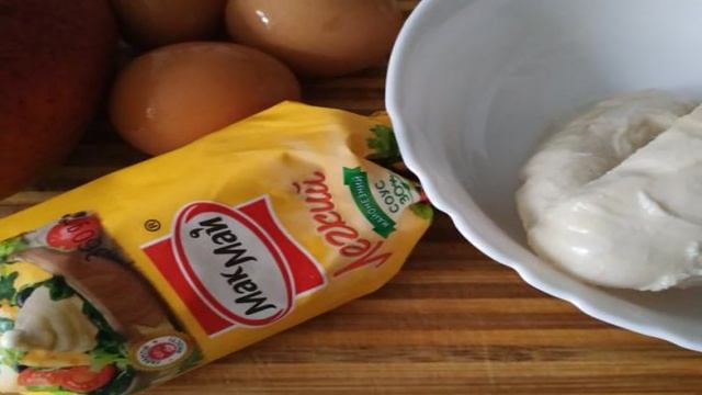 Салат с куриным филе и манго