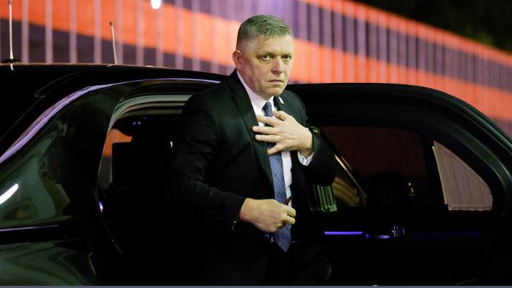 Фицо обвинил ЕС в безосновательной критике его поездки в Москву 9 мая