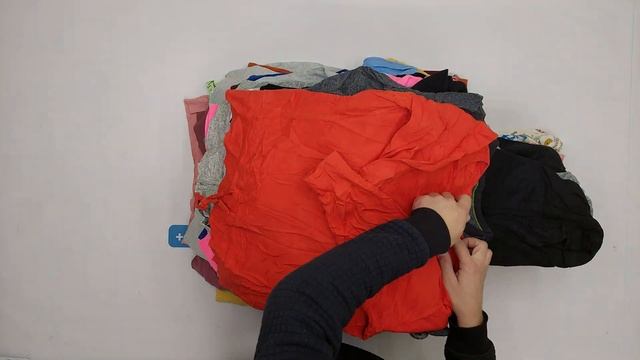 26723 Толстовки детские BOY HOODIE SweatT SHIRT 1/2 (extra) 2 пак 20кг 6.5€\
