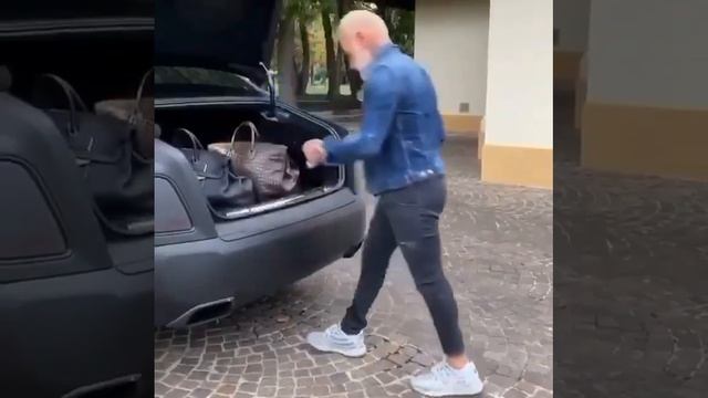Автоматический багажник от Роллс Ройс.