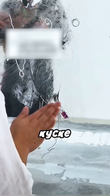 Растопи лёд и забери украшение 😃