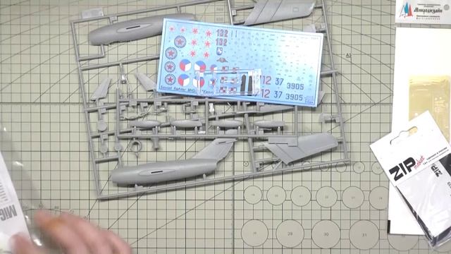 Обзор сборной модели МИГ - 15 от Звезды (7317). Масштаб 1-72