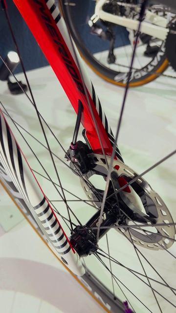 Карбоновые шоссейные велосипеды Merida Reacto Team и Merida Scultura Team. Выставка China Cycle 2025