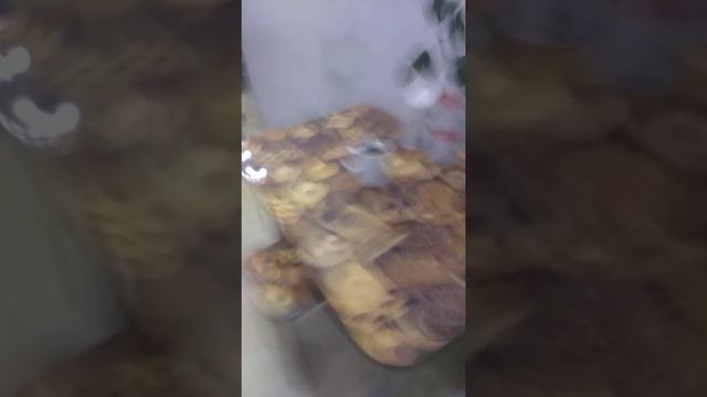 Что зделает ребёнок со снежком