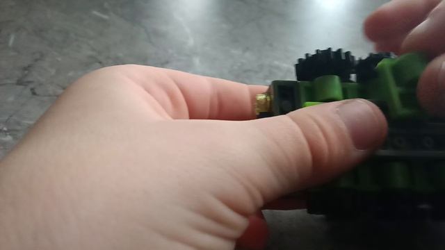 как сделать Хаммер из lego на гусеницах