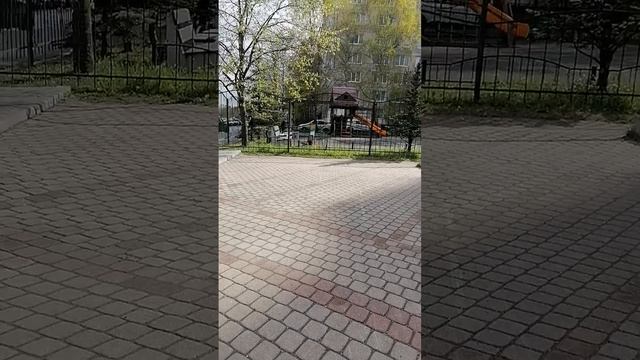 у аптеки