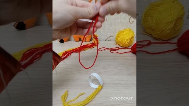 Шапочка из ниток / Цветочки