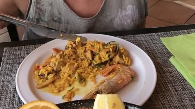 Перекус с десертом в английском пабе на острове. (серия путешествия).