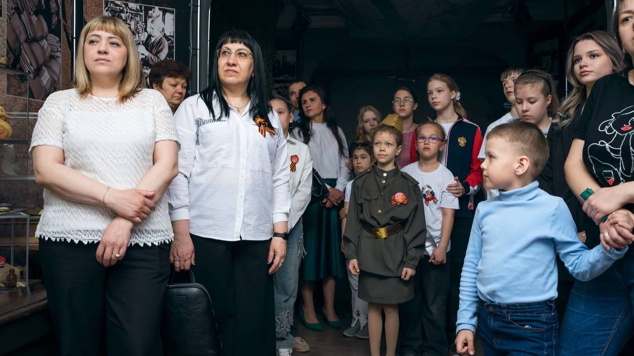 Ачинского драматического театра в сотрудничестве с МБУ ДО «ЦТиР «Планета талантов» поздравила всех!