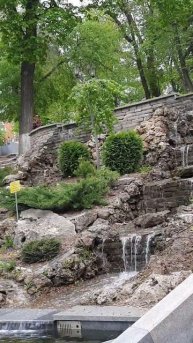 Водопад в Струковском саду Самары