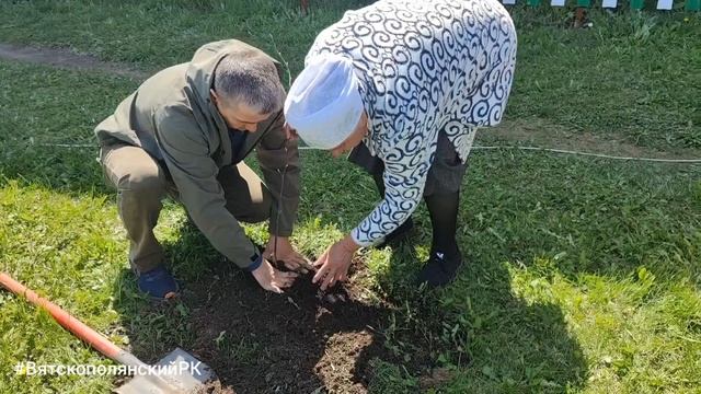 В ДЕРЕВНЯХ СОСМАК И НИЖНИЕ ШУНИ ПРОШЛА АКЦИЯ «САДЫ ПАМЯТИ»