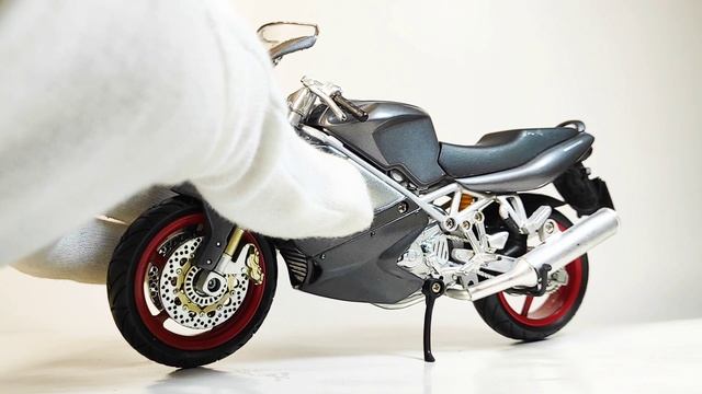 Масштабная модель мотоцикла Ducati ST4s в масштабе 1:12...из моей коллекции)))