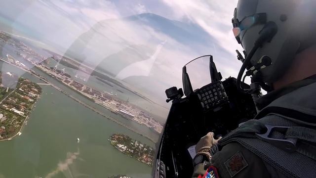 F-16 Over the Shoulder Cockpit View - Airshow over South Beach Miami - Cockpit Audio