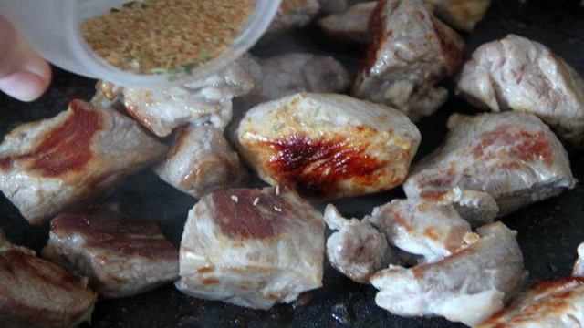 Шашлык на сковороде