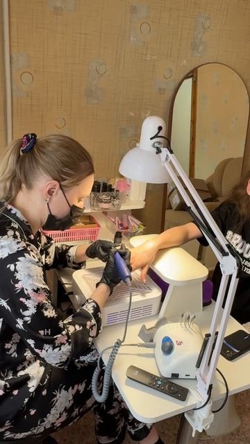 Показываю как проходит мой день когда работаю мастером ногтевого сервиса