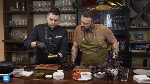 Томаты с клубникой и мятным сыром
