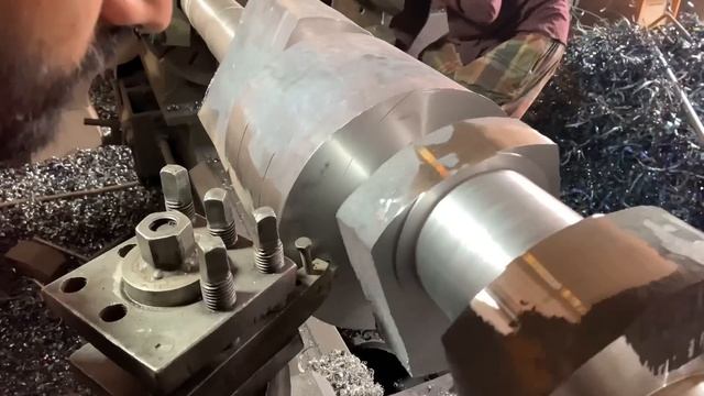 Процесс изготовления и механической обработки Гигантского коленчатого вала.