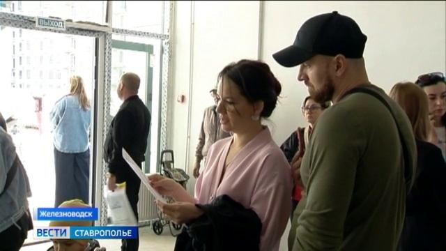В Железноводске семье погибшего бойца СВО вручили ключи от квартиры