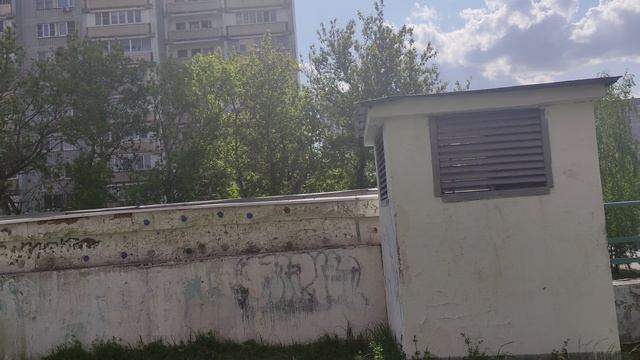 залес на стену.