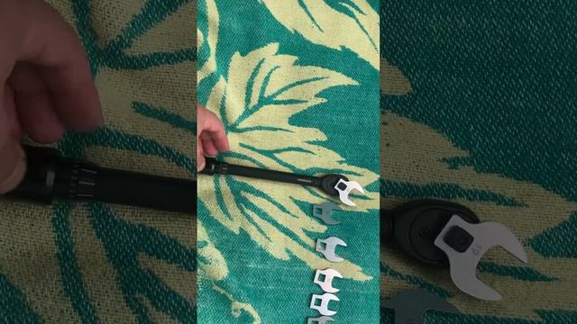 Примеряю рожковые переходники к динамометрическому ключу,устанавливаю кондиционер дома