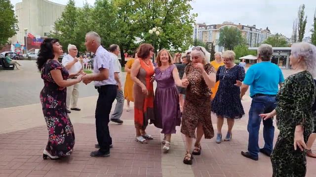 Ты очень красива в этом платье..... 15.06.24.