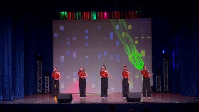 Шоу-группа "Серебряный дождь" _Делай музыку громче.mp4