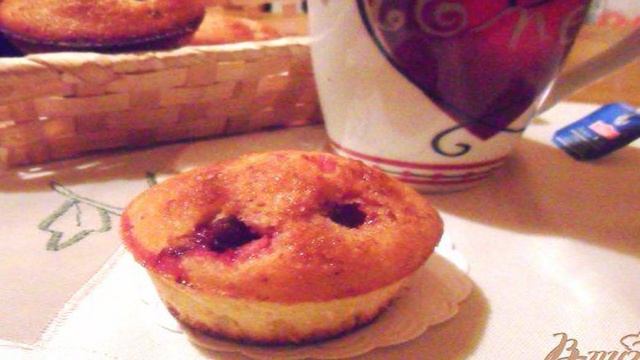 Кукурузно-миндальные маффины с крыжовником