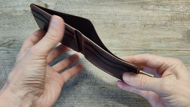 Бумажник из натуральной кожи