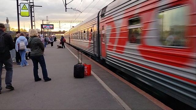 16 мая 2025 г. Электровоз ЭП2К-214 с Пассажирским поездом Сортировочная Имени Морозова