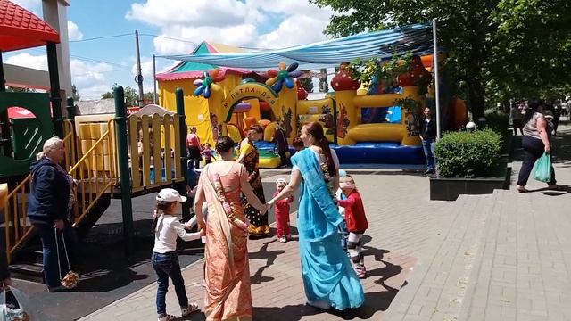 Харинама на рынке Колос с участием детей