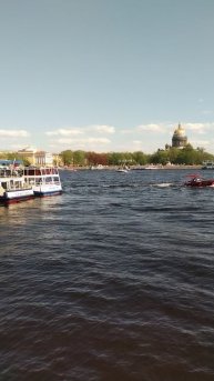 Нева, центр Петербурга. 19 мая 2024.