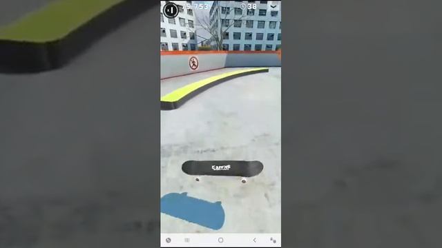 Эмир играет в touchgrind skate 2 впервые