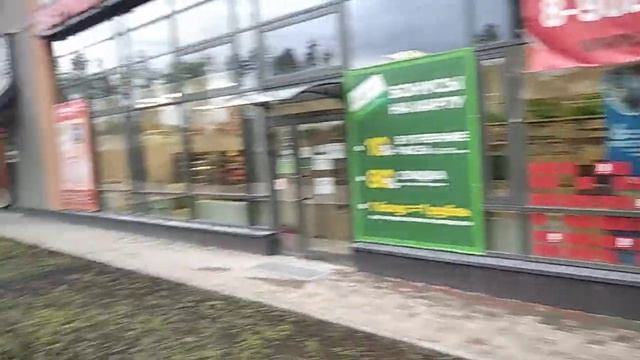 Магазины в мкр Светлый,в паркинге.