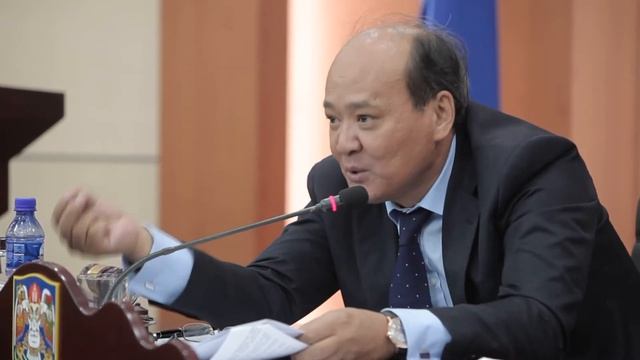 Улаанбаатар эйрлайнсыг байгуулах нь хэний ашиг сонирхолд үйлчилж байна вэ????