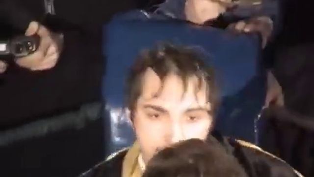 горшок крут ,даже халат не снял ,настоящий демон 😂