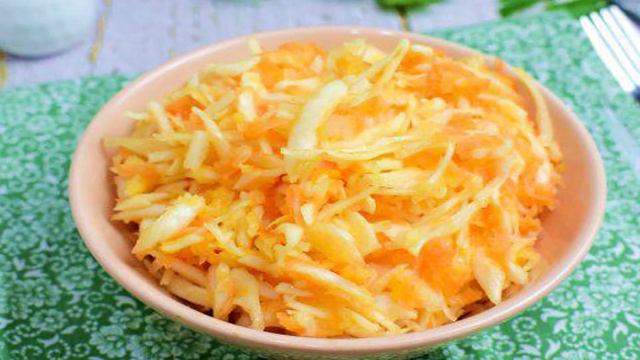 Овощной салат из свежей капусты