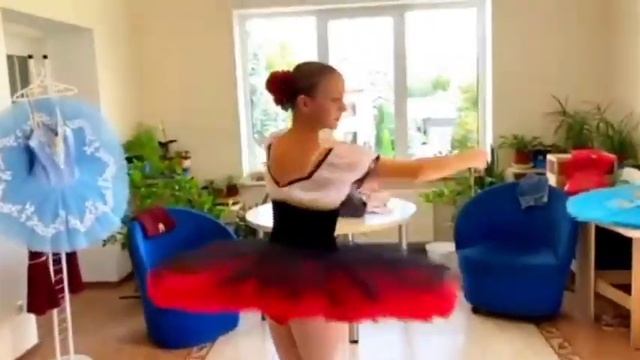 СЦЕНИЧЕСКИЙ КОСТЮМ - P1330