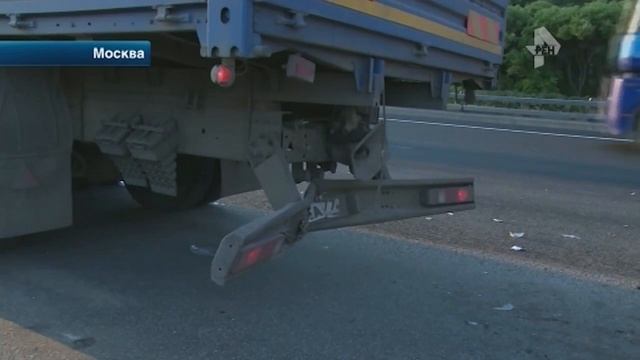 Женщина с 5 детьми врезалась в КАМаз