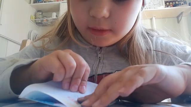 Маргарита и новогодний костюм и Лол конфетти поп