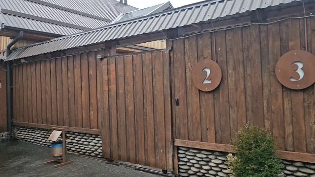 Термальные источники "Гедуко "
Комплекс удобно расположенный на автодороге Прохладный — Эльбрус, в о