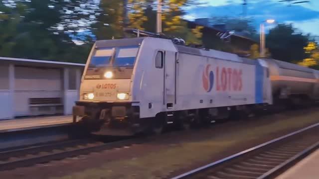Электровоз Traxx E186-141 с цистернами для газа