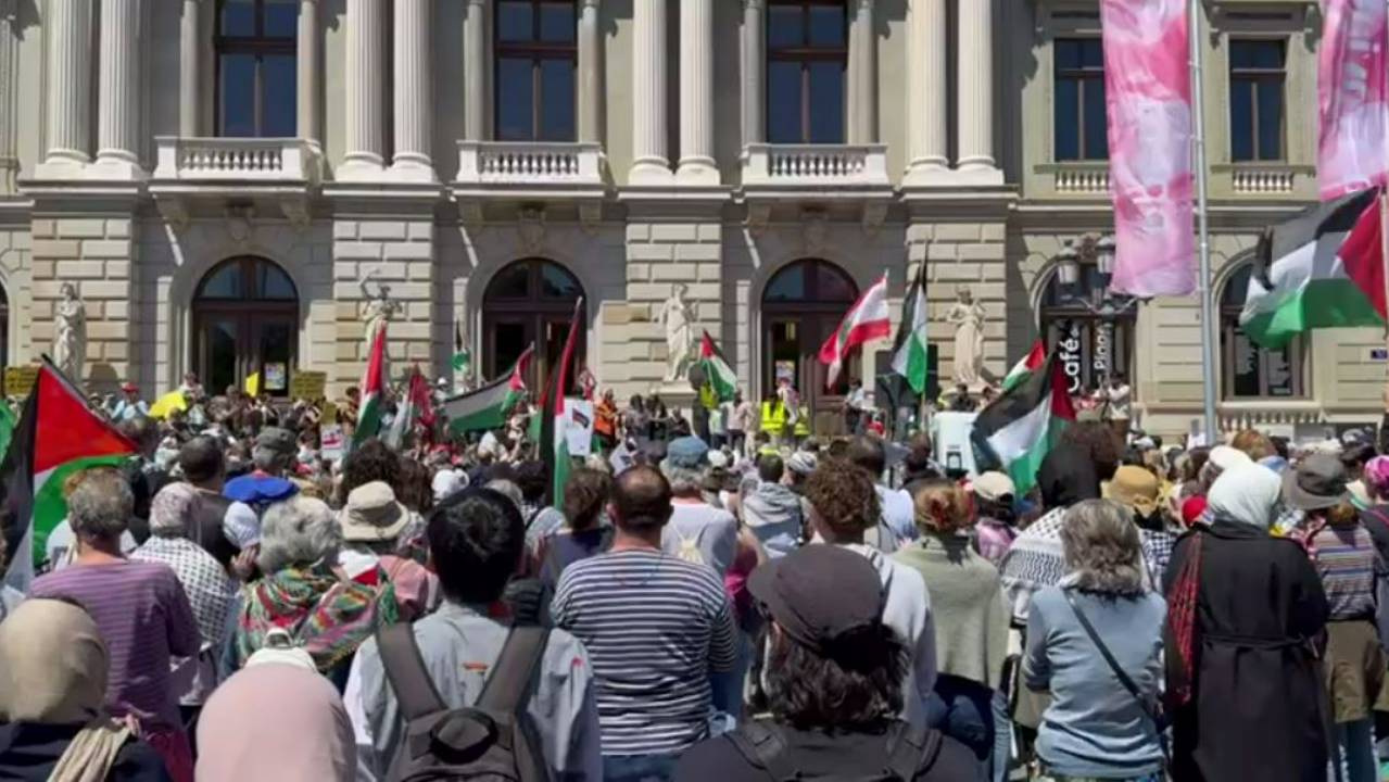 سويسرا.. تظاهرة حاشدة دعما للشعب الفلسطيني في جنيف