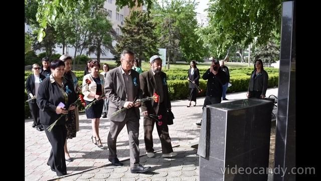 Возложение цветов ко Дню памяти жертв депортации народов Крыма