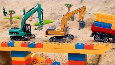 Экскаватор спасает крокодила и бетономешалку из-под песка | История игрушечных машинок с грузовиками